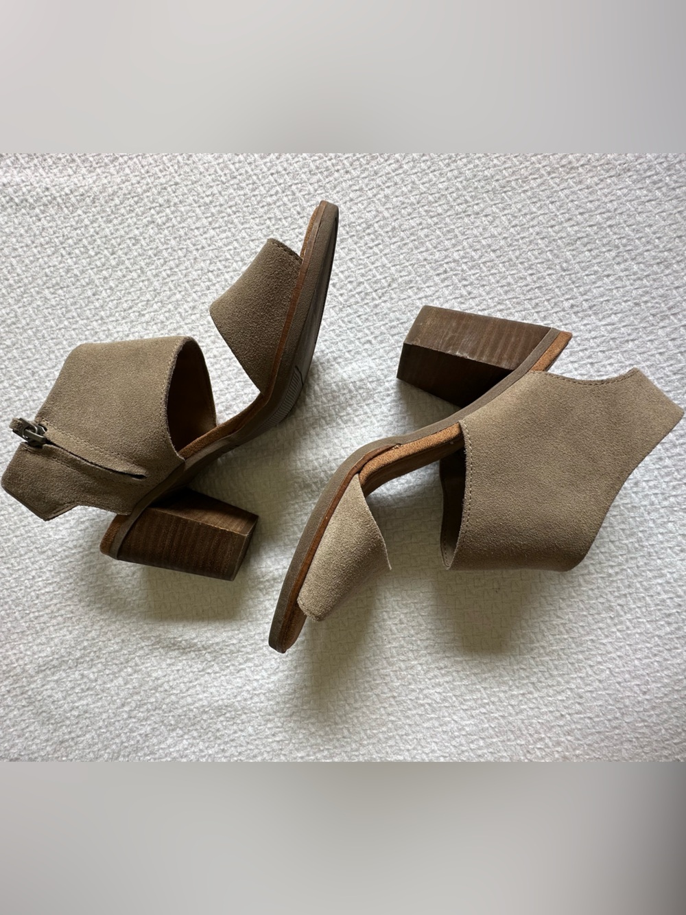 Toms Taupe Suede Open-Toe Block Heel Mules - Size 8.5 Brand New